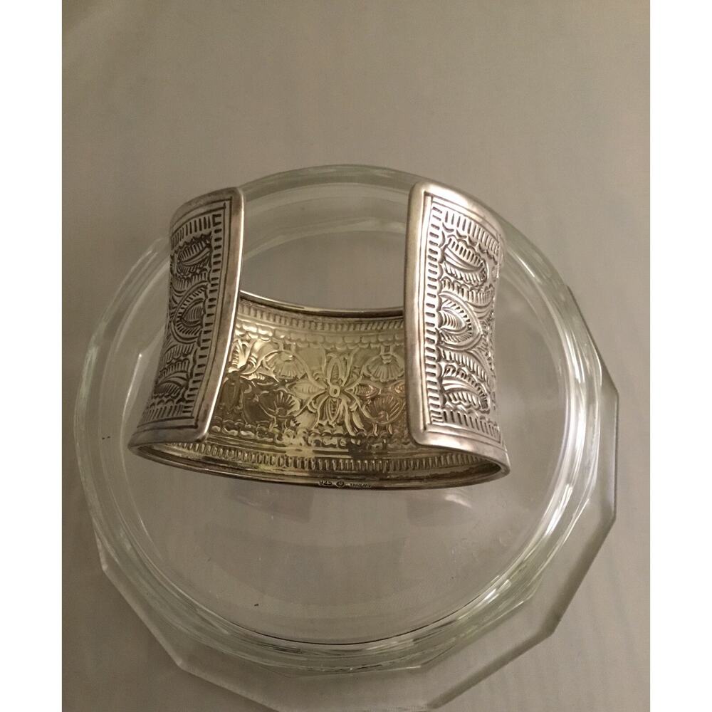Novica Sterling Silver Engraved Floral Design Wide CUFF/BRACELET - Thailand 64g - Picture 6 of 7
